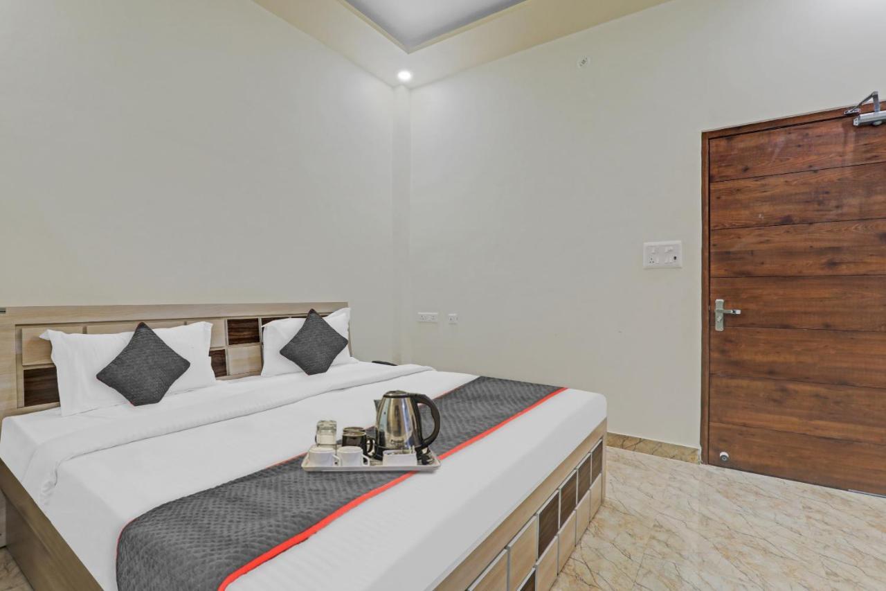 Townhouse P.S.Palace Near Amausi Metro Station Λάκναου Εξωτερικό φωτογραφία