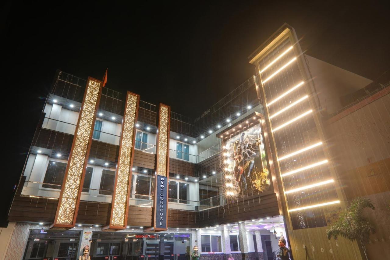 Townhouse P.S.Palace Near Amausi Metro Station Λάκναου Εξωτερικό φωτογραφία