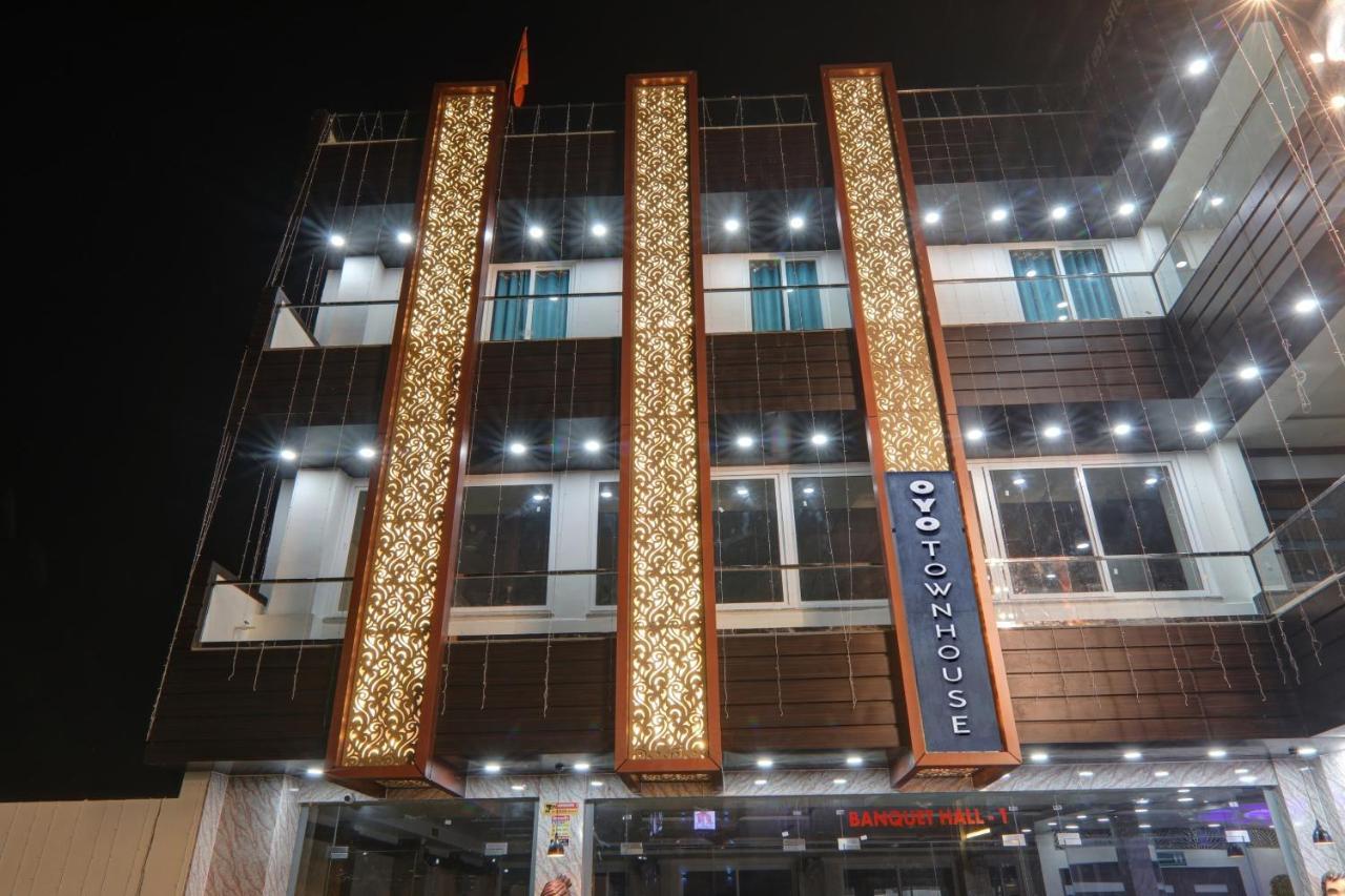 Townhouse P.S.Palace Near Amausi Metro Station Λάκναου Εξωτερικό φωτογραφία