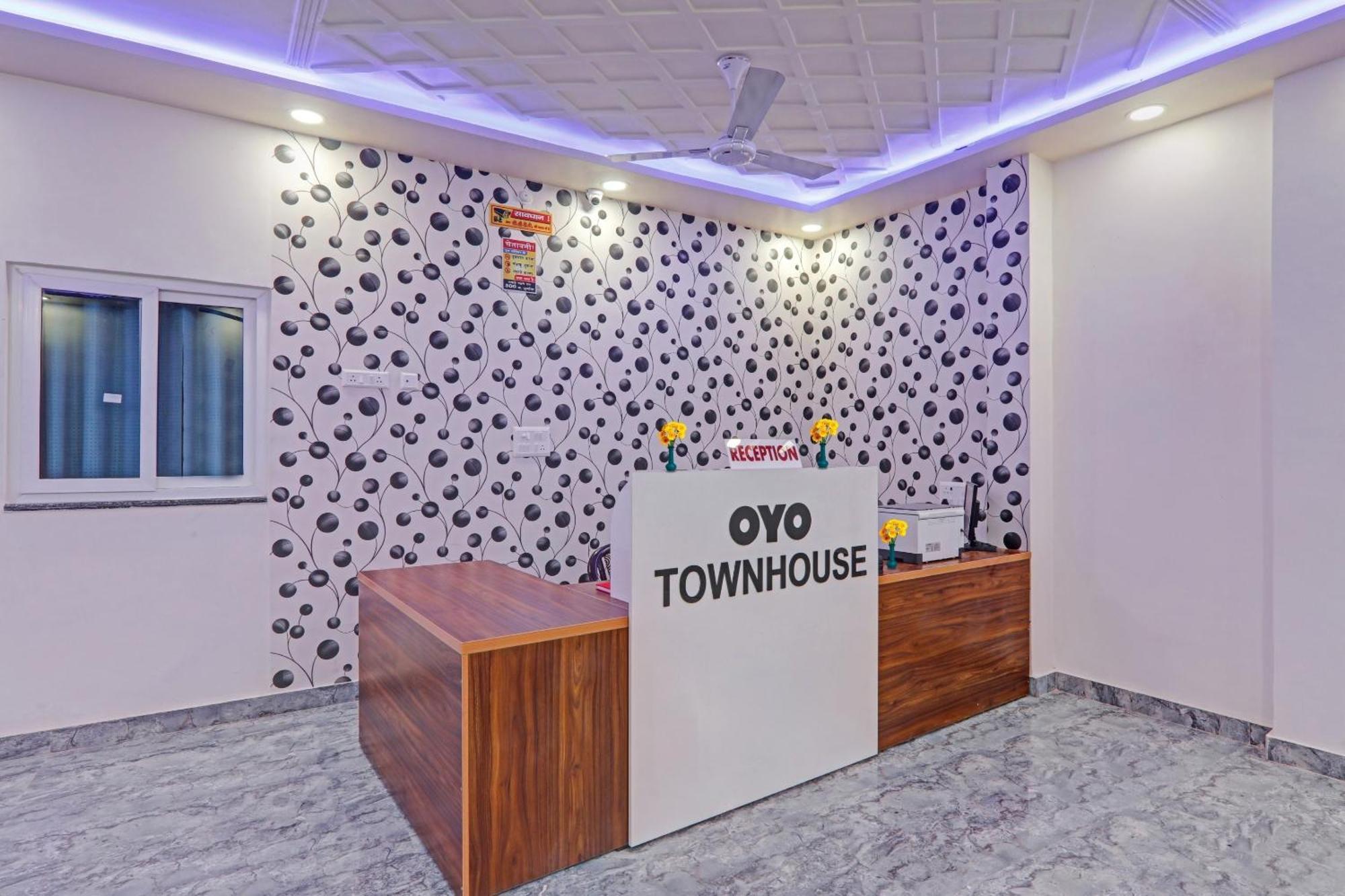 Townhouse P.S.Palace Near Amausi Metro Station Λάκναου Εξωτερικό φωτογραφία