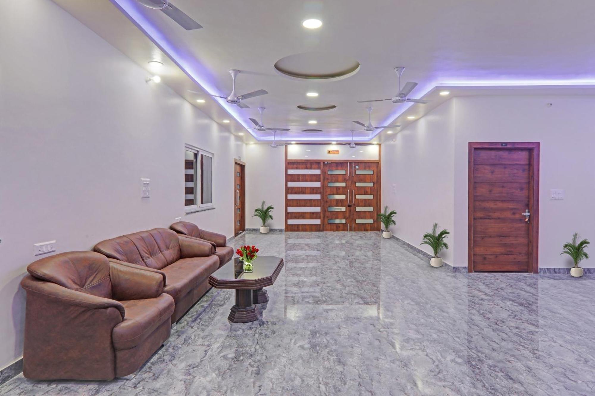Townhouse P.S.Palace Near Amausi Metro Station Λάκναου Εξωτερικό φωτογραφία