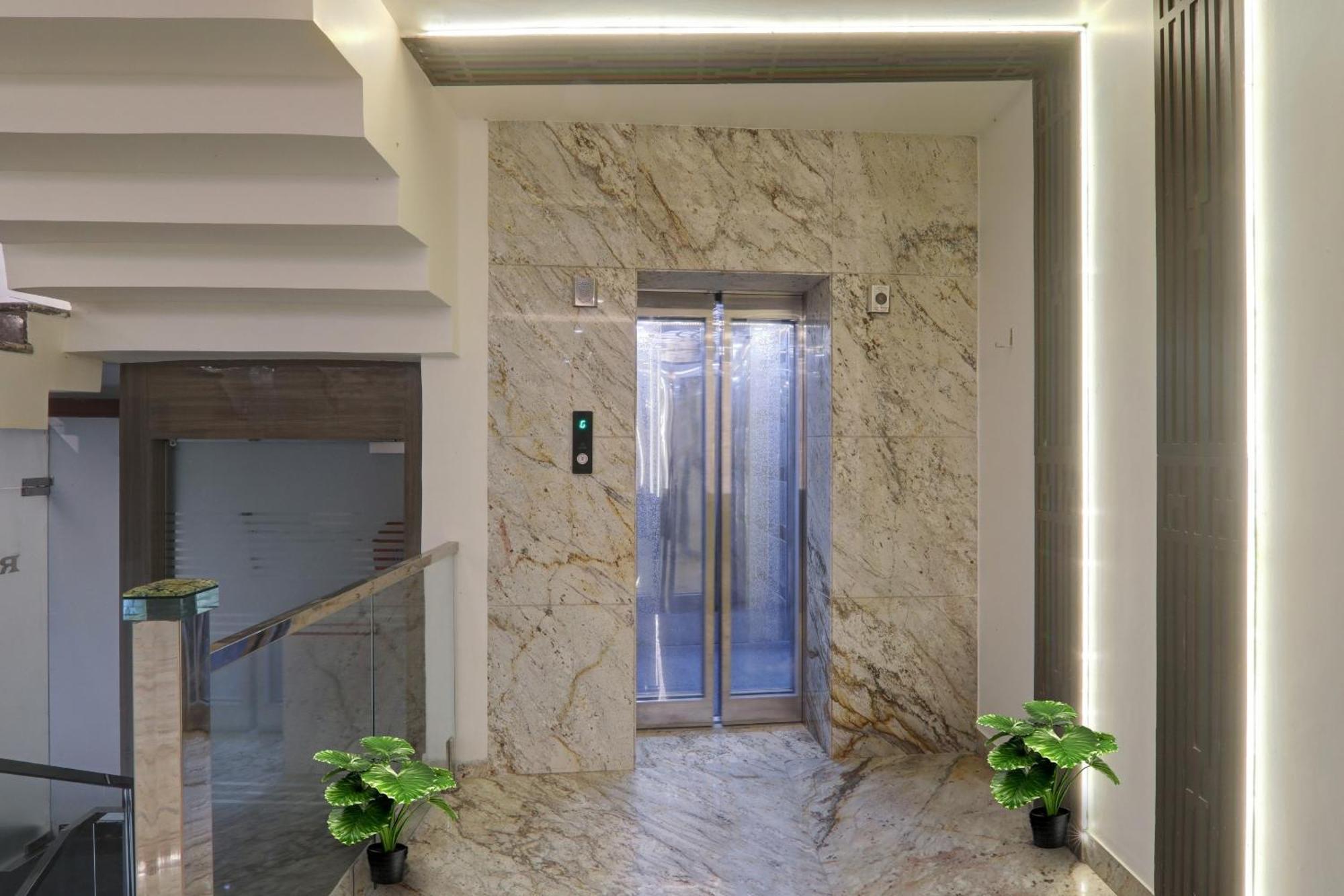 Townhouse P.S.Palace Near Amausi Metro Station Λάκναου Εξωτερικό φωτογραφία