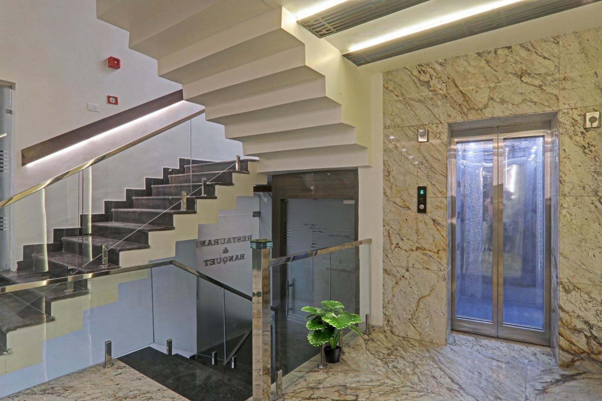 Townhouse P.S.Palace Near Amausi Metro Station Λάκναου Εξωτερικό φωτογραφία